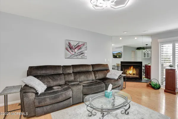 $3,950 | 14 Hialeah, West Long Branch, NJ 07764