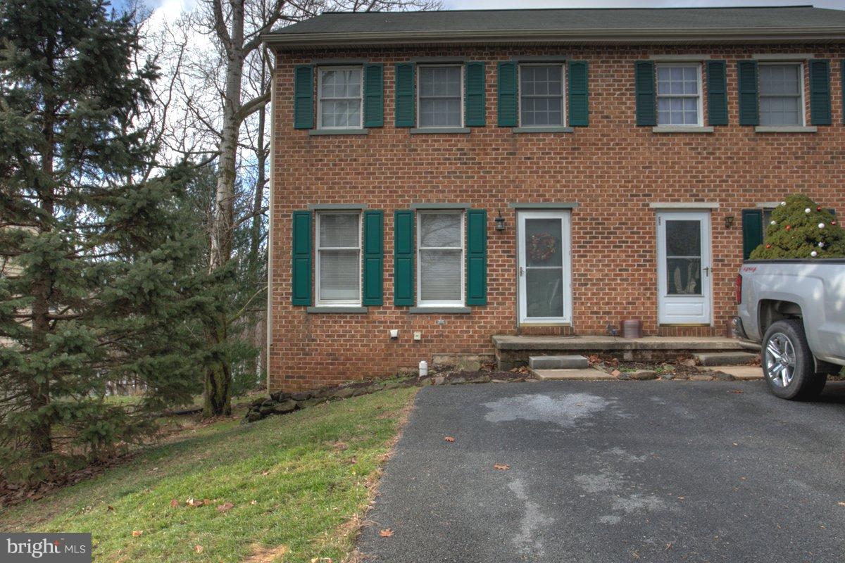 554 Mt Gretna Road Elizabethtown, PA 17022 - Photo 1 of 24 Gallery Image 1