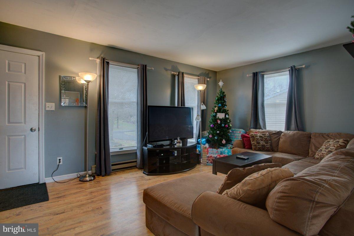 554 Mt Gretna Road Elizabethtown, PA 17022 - Photo 3 of 24 Gallery Image 3