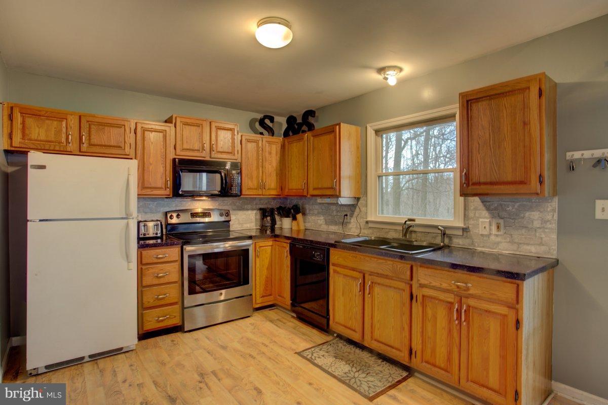 554 Mt Gretna Road Elizabethtown, PA 17022 - Photo 5 of 24 Gallery Image 5