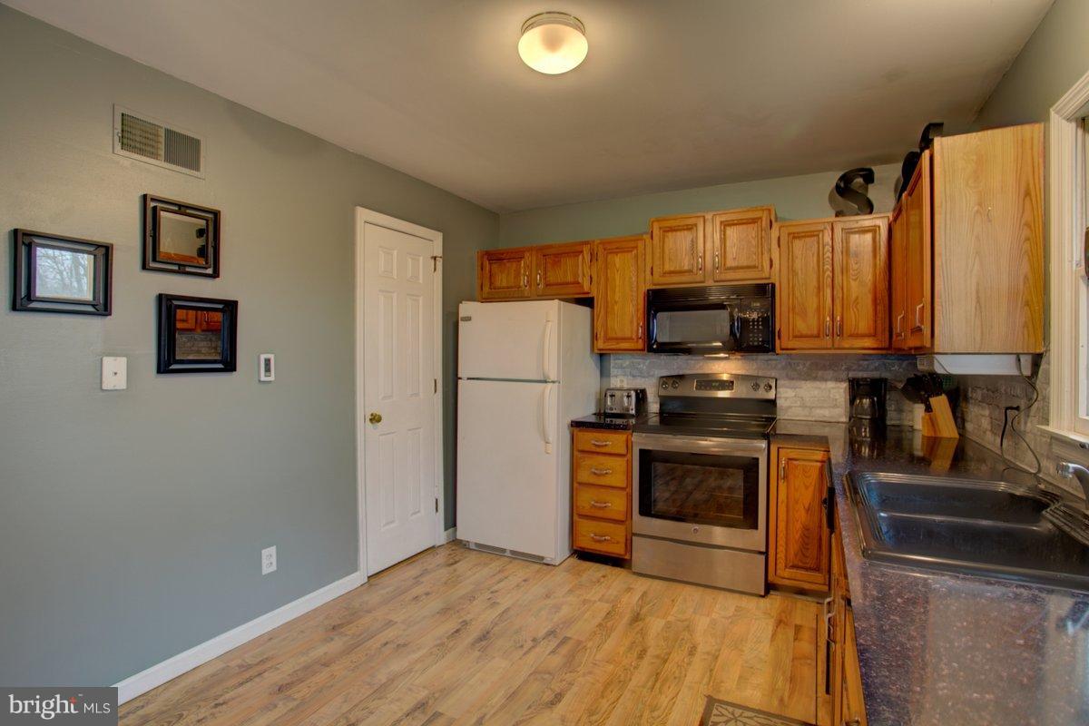 554 Mt Gretna Road Elizabethtown, PA 17022 - Photo 7 of 24 Gallery Image 7