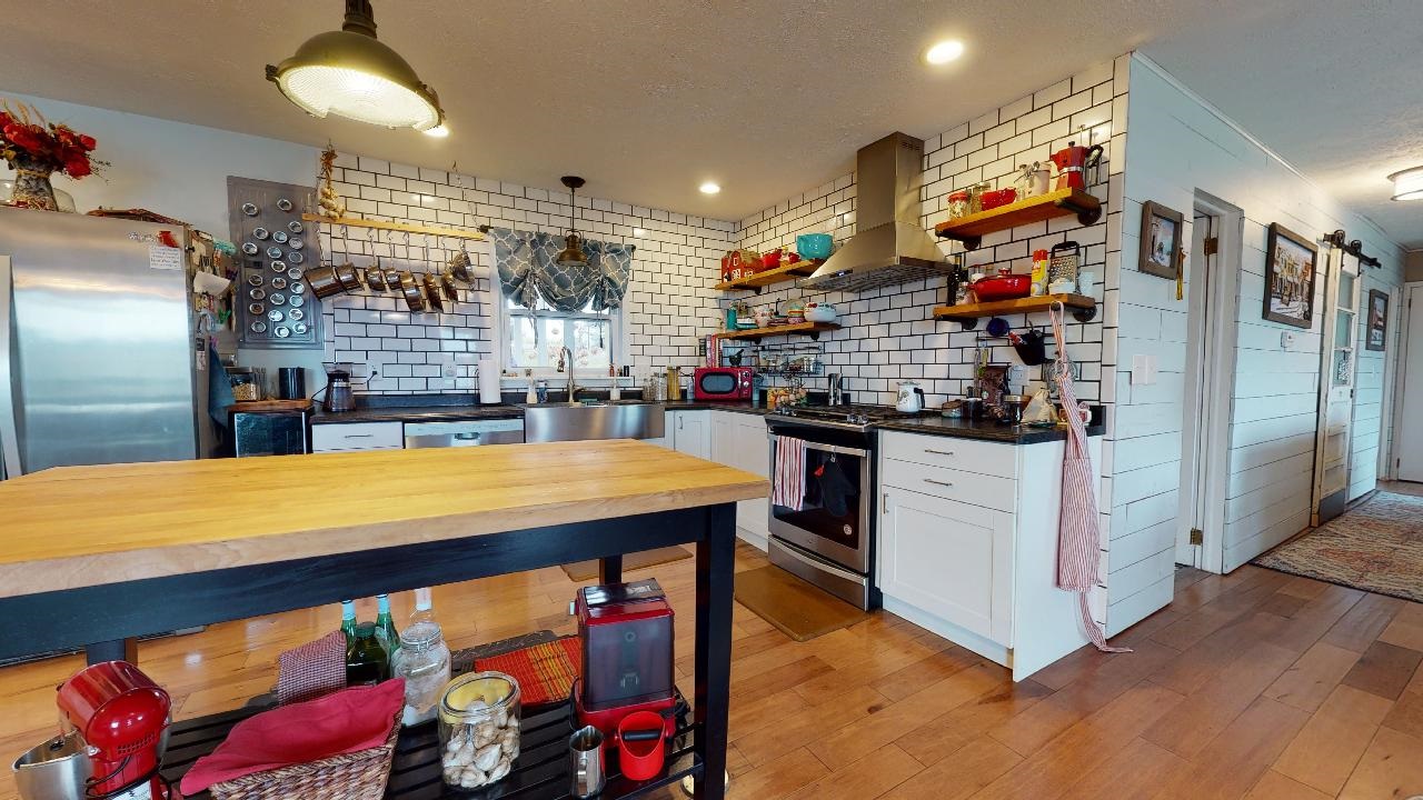 1147 North Sharkey Road Bloomfield, IN 47424 - Photo 4 of 25