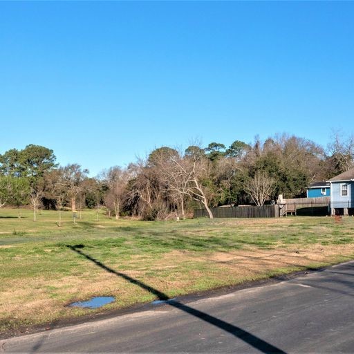 0 Thompson Street Baytown, TX 77520 - Photo 11 of 11 a view of a basketball court