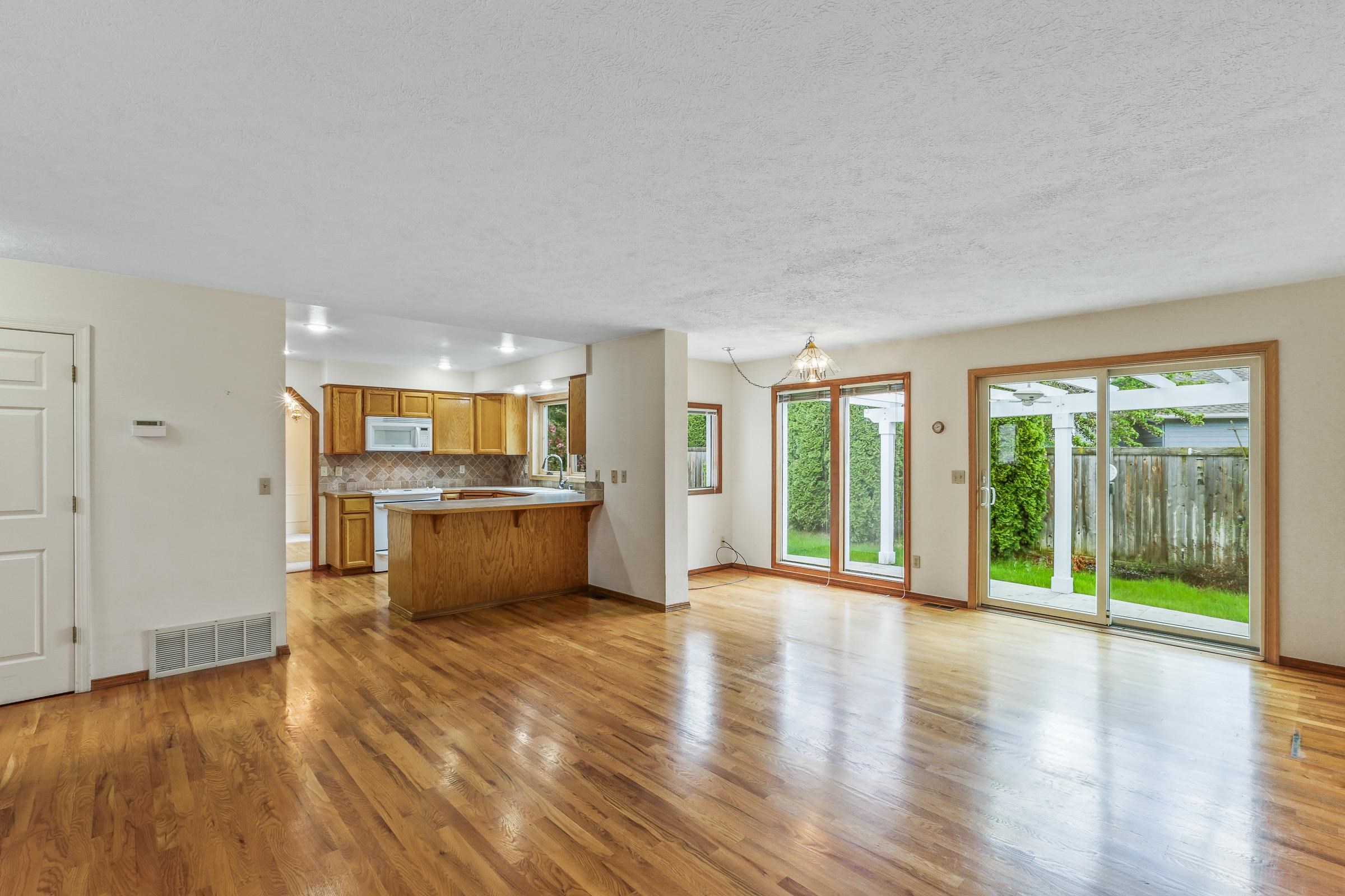 409 West Center Street Spokane, WA 99208 - Photo 5 of 28 Gallery Image 5