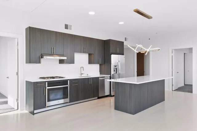 $3,795 | 1240 South 2nd Street, Unit 232, Minneapolis, MN 55415