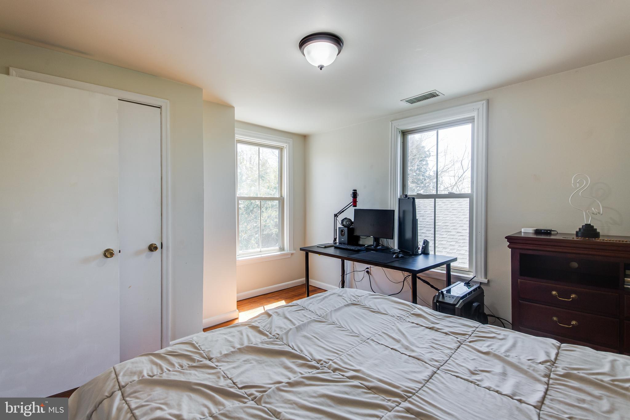 13920 Darnestown Road Gaithersburg, MD 20878 - Photo 33 of 44 Fourth Bedroom