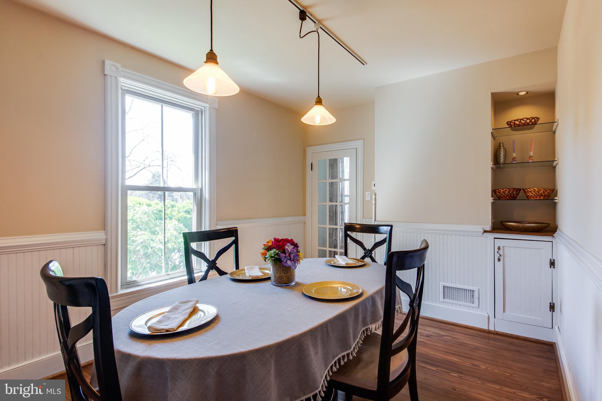 13920 Darnestown Road Gaithersburg, MD 20878 - Photo 9 of 44 Dining Room
