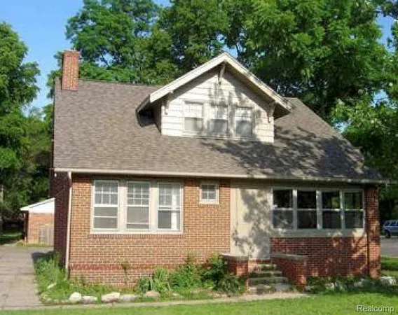 $1,250 | 1113 North Saginaw Street, Holly, MI 48442
