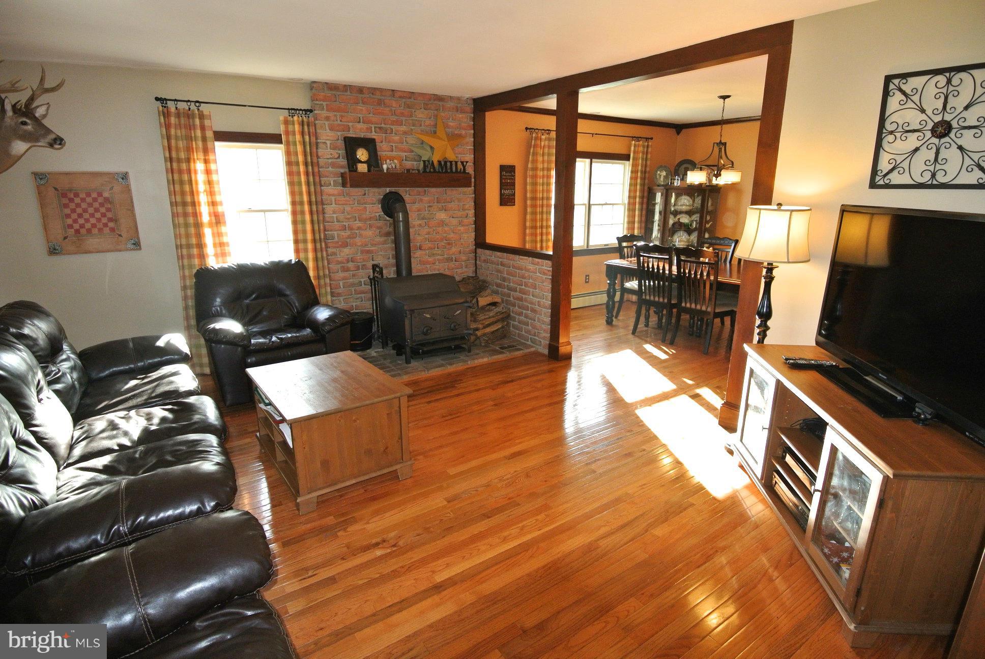 3954 Street Road Street, MD 21154 - Photo 6 of 30 Living Room