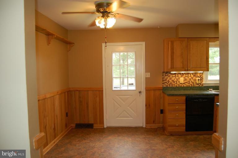 11689 Cemetery Road Bealeton, VA 22712 - Photo 15 of 30 Dining Room