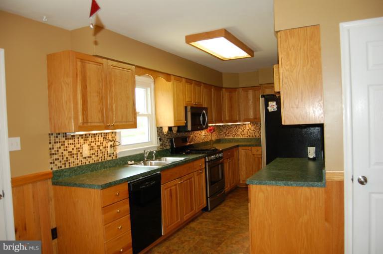 11689 Cemetery Road Bealeton, VA 22712 - Photo 21 of 30 Kitchen