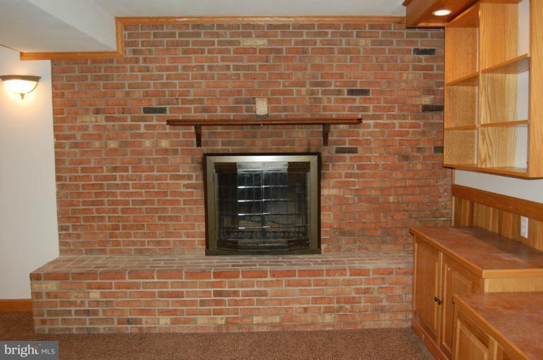 11689 Cemetery Road Bealeton, VA 22712 - Photo 4 of 30 Family Room