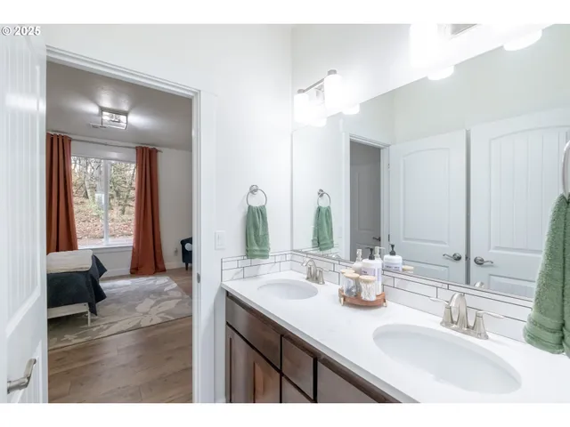 $875,000 | 3777 Meeko Lane Southeast, Turner, OR 97392