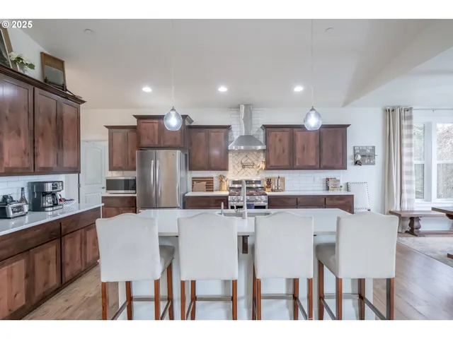 $875,000 | 3777 Meeko Lane Southeast, Turner, OR 97392