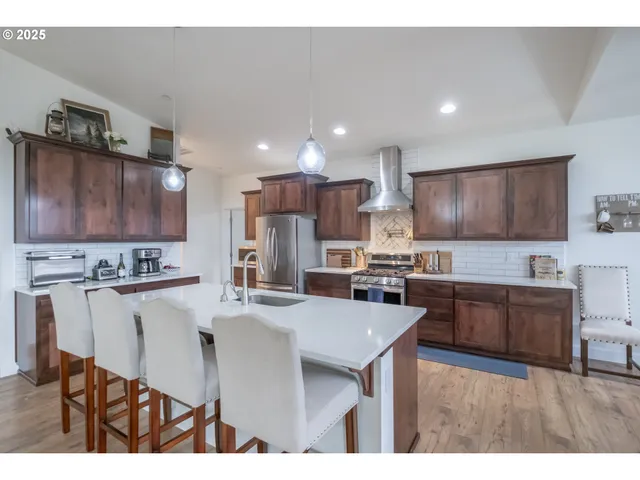 $875,000 | 3777 Meeko Lane Southeast, Turner, OR 97392