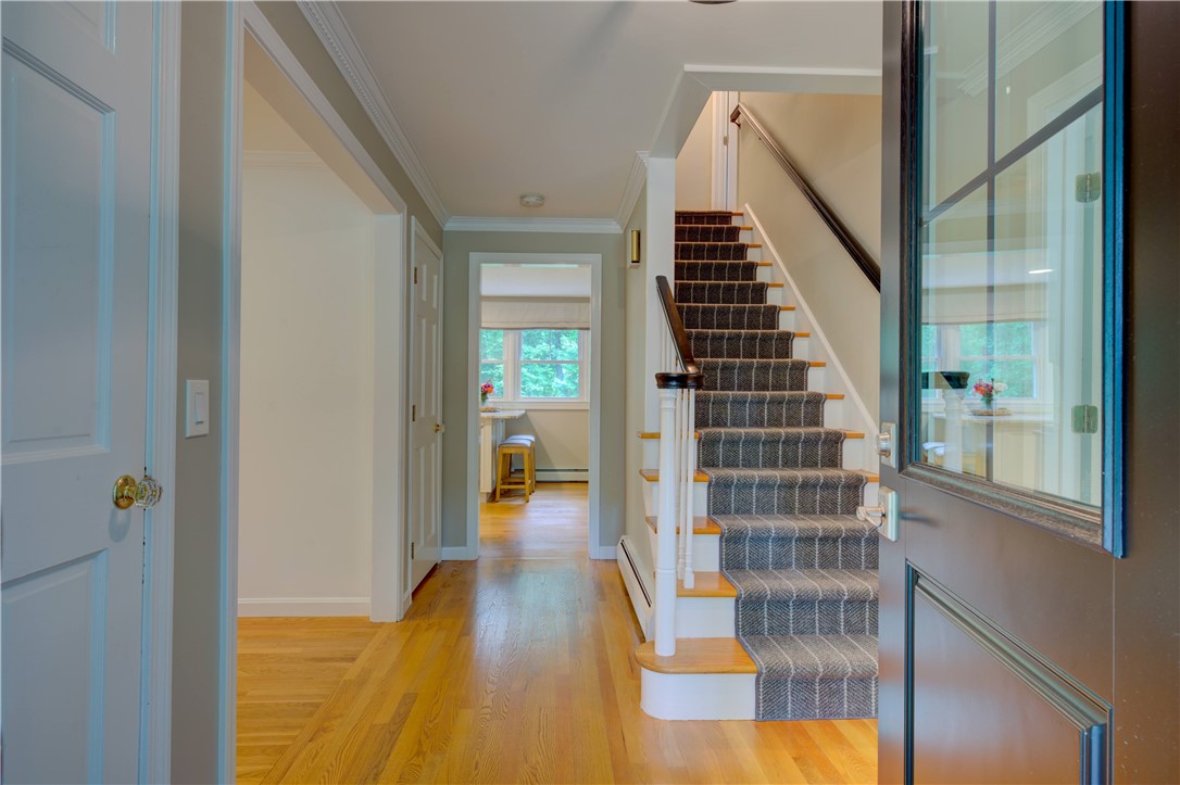 22 Pinetop Road Barrington, RI 02806 - Photo 6 of 40