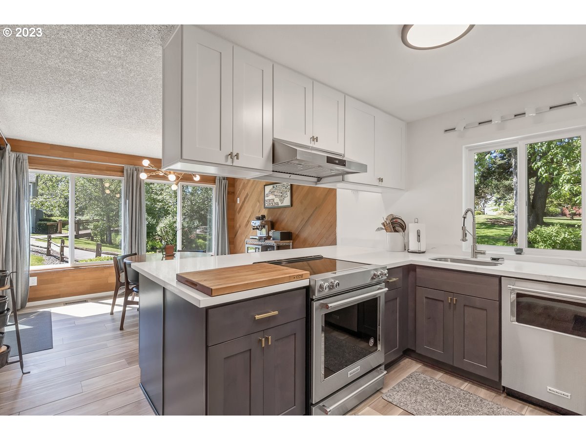 12956 Southwest 5th Street Beaverton, OR 97005 - Photo 11 of 32 Gallery Image 11