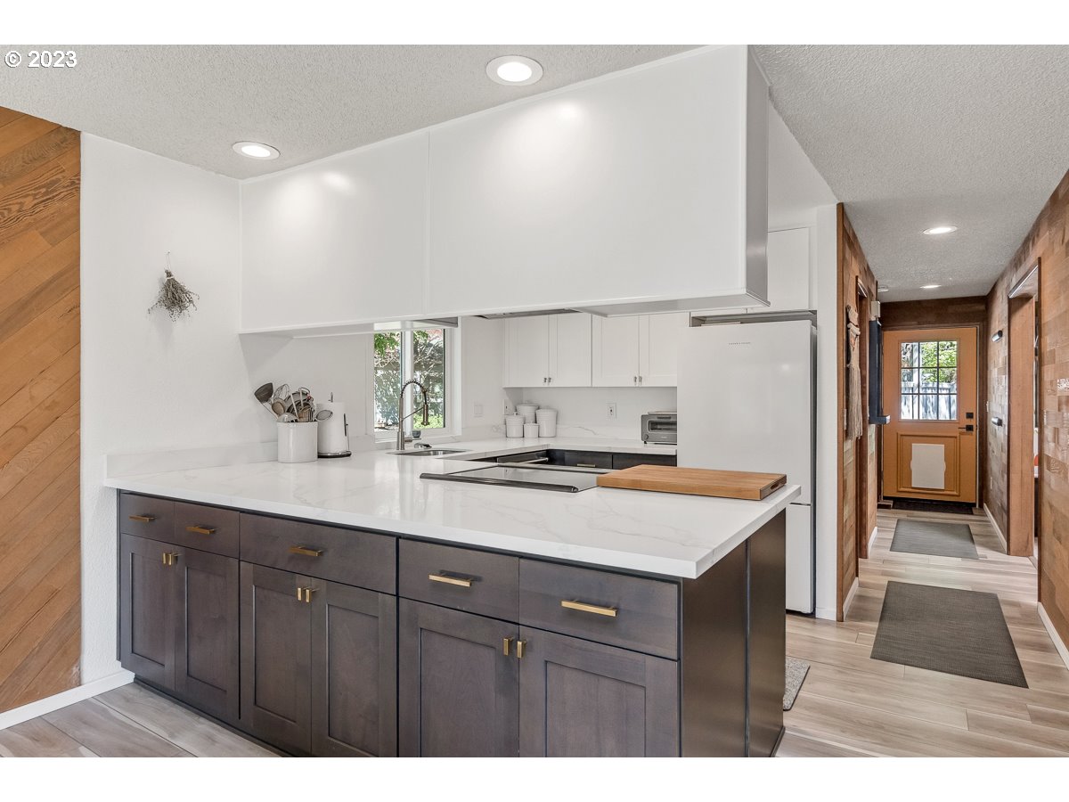 12956 Southwest 5th Street Beaverton, OR 97005 - Photo 13 of 32 Gallery Image 13
