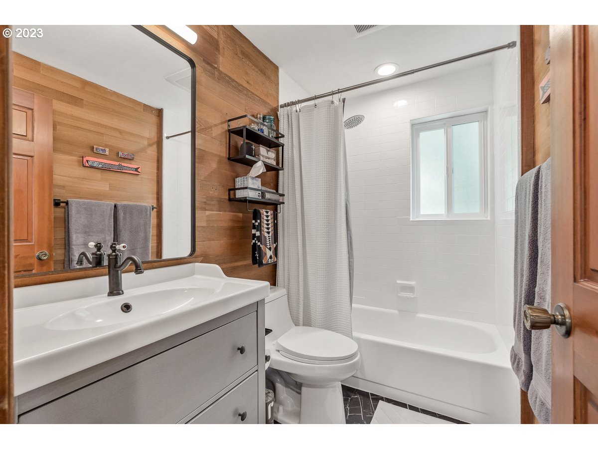 12956 Southwest 5th Street Beaverton, OR 97005 - Photo 21 of 32 Gallery Image 21