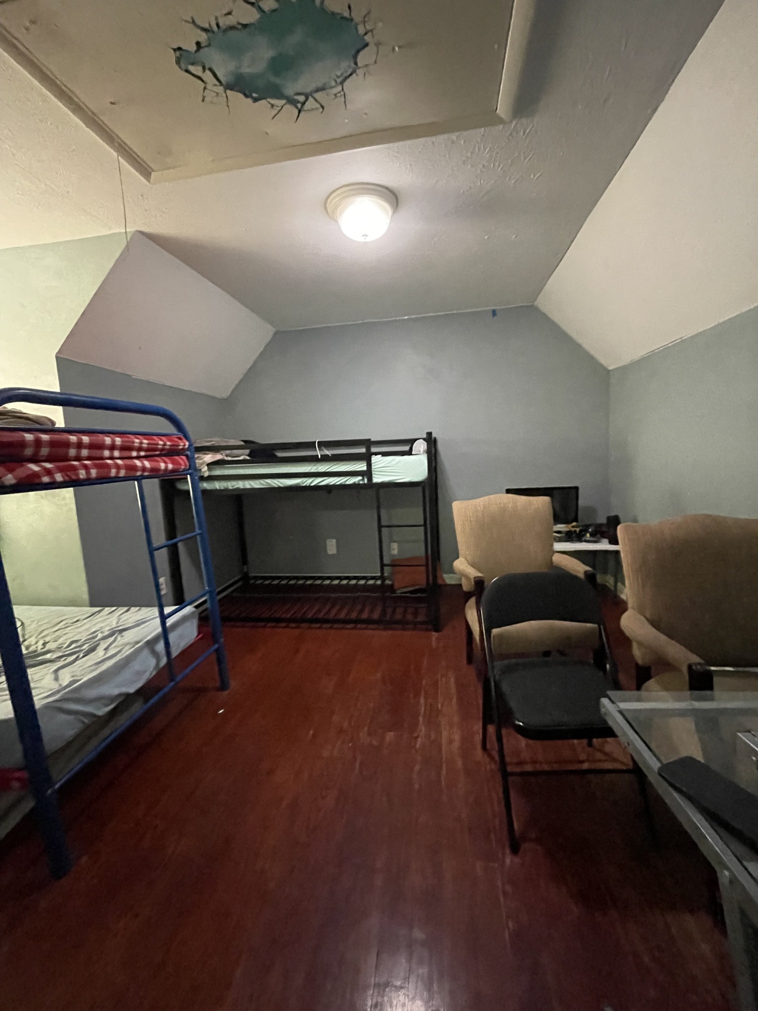 552 Piccadilly Row Antioch, TN 37013 - Photo 20 of 36 a living room with furniture and a air conditioner vent