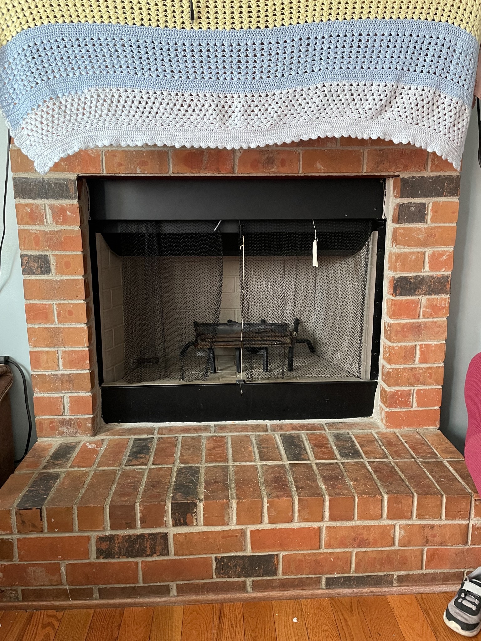 552 Piccadilly Row Antioch, TN 37013 - Photo 7 of 36 a view of a fireplace