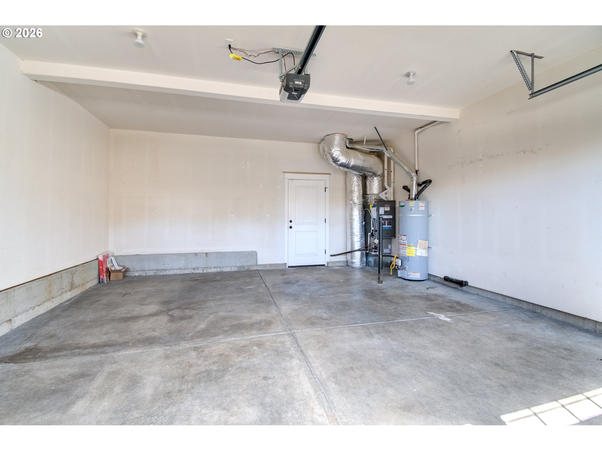 7473 Northeast Fremont Street Portland, OR 97213 - Photo 36 of 41 a view of a garage