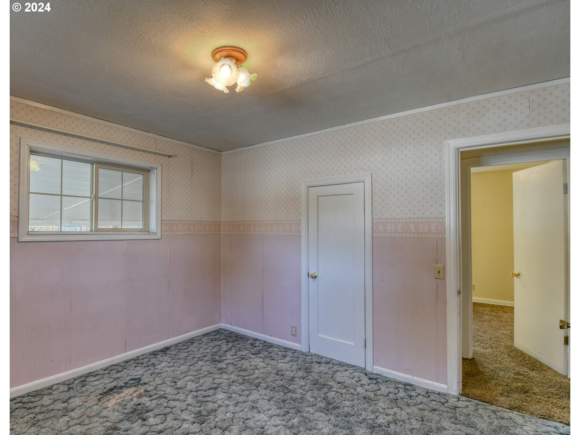 3810 Northeast Riverside Avenue Pendleton, OR 97801 - Photo 21 of 45 a view of an empty room