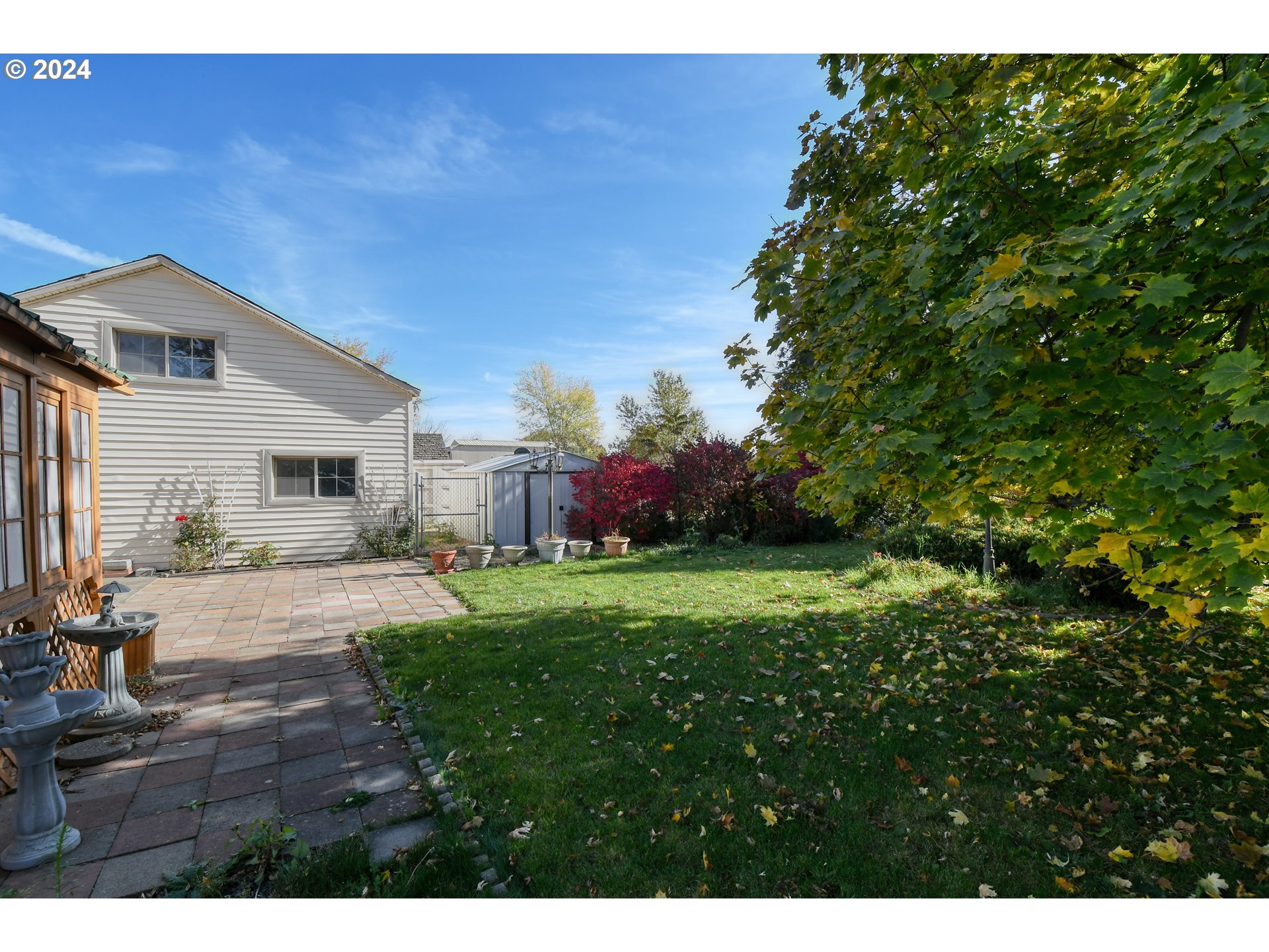 3810 Northeast Riverside Avenue Pendleton, OR 97801 - Photo 10 of 45 a house view with a garden space