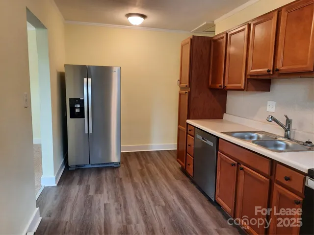 $1,650 | 2424 Statesville Avenue, Charlotte, NC 28206