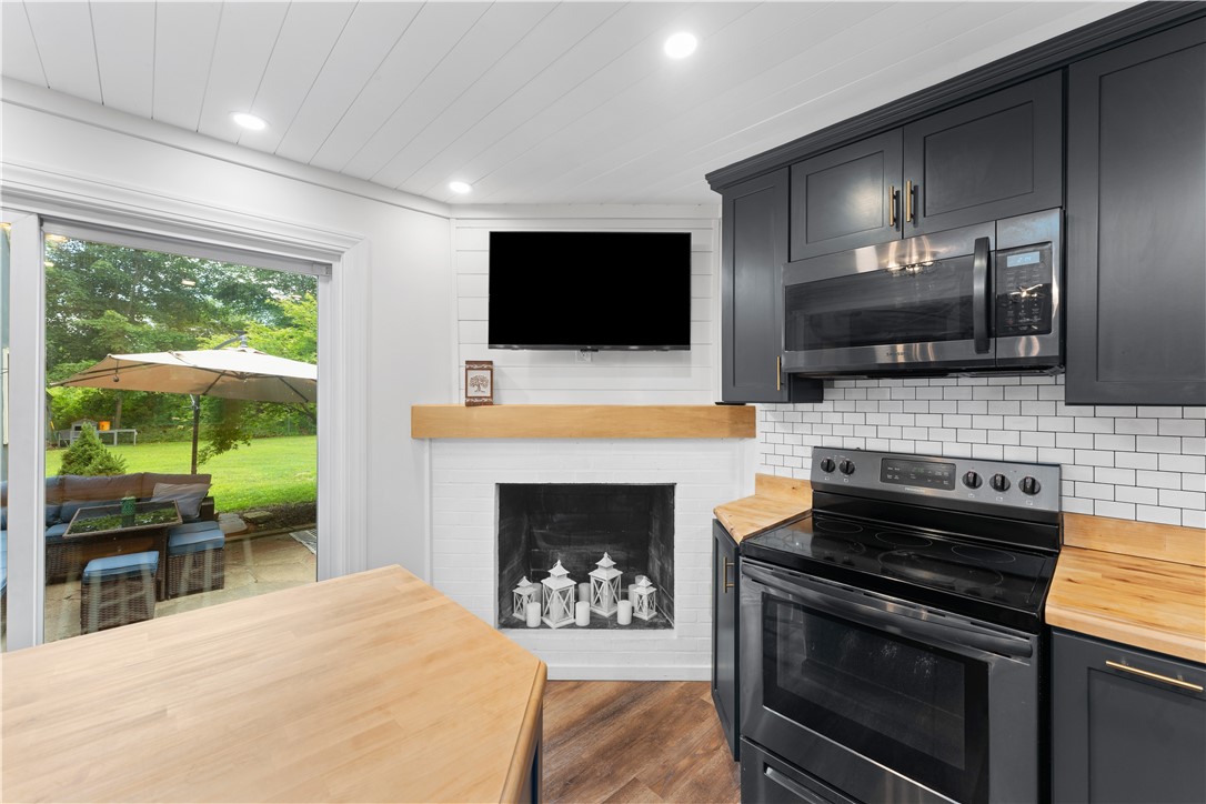 103 Stockwell Road Burrillville, RI 02826 - Photo 13 of 40
