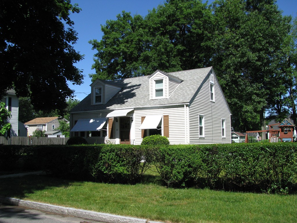 32 Hamlet Street Springfield, MA 01104 - Photo 1 of 27