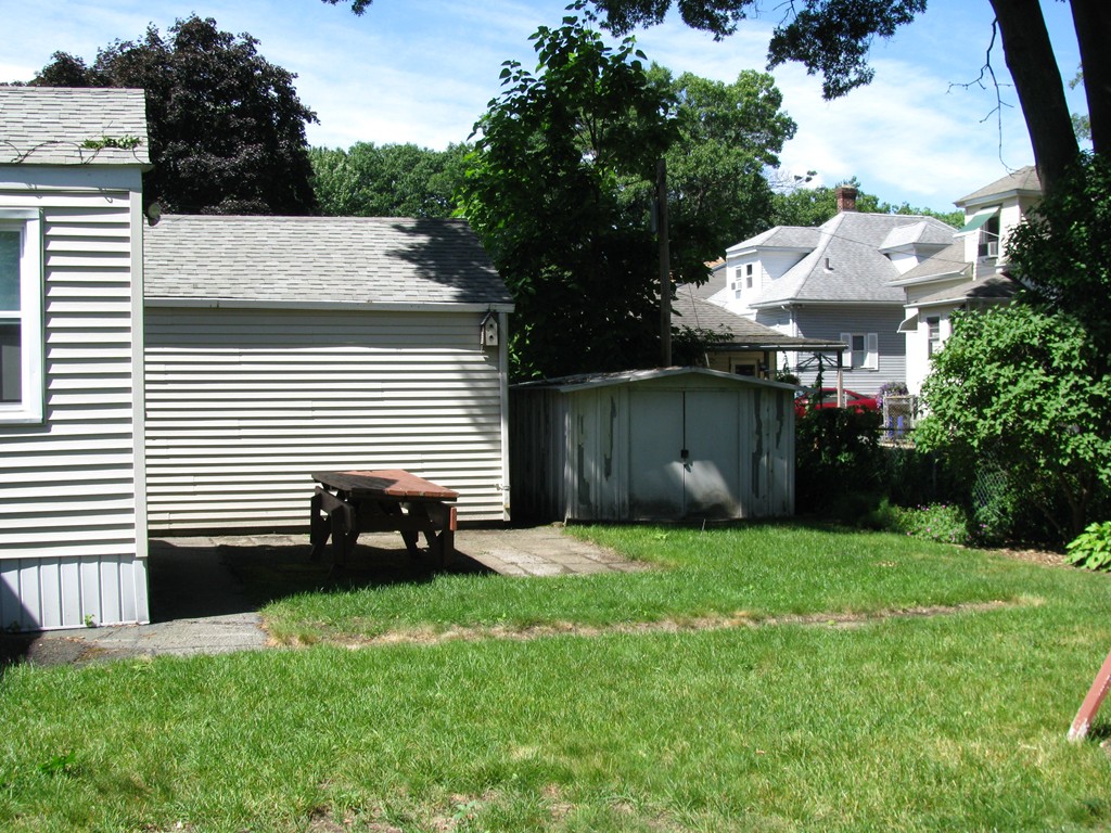 32 Hamlet Street Springfield, MA 01104 - Photo 25 of 27