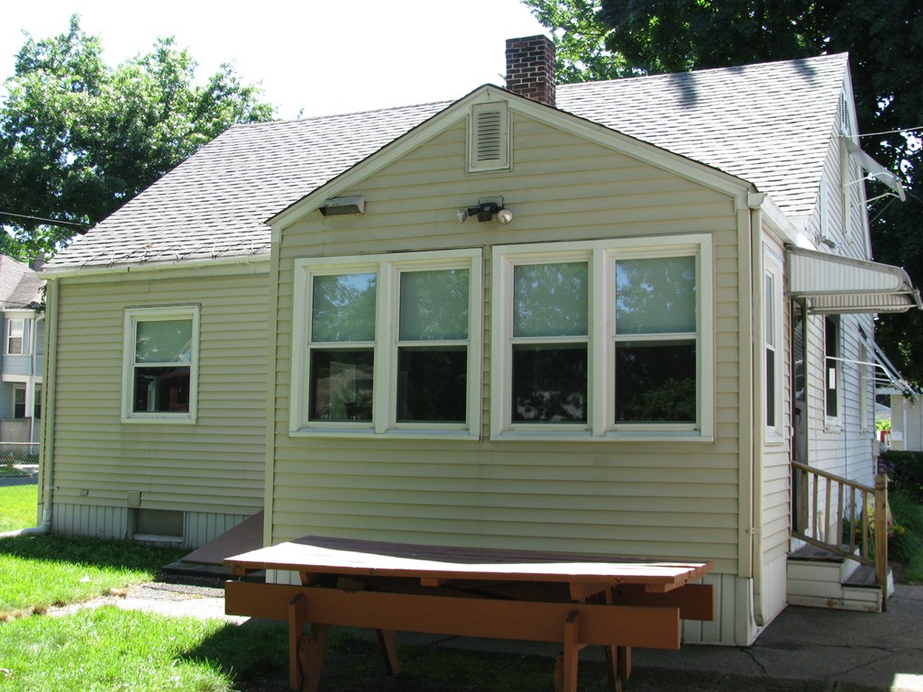32 Hamlet Street Springfield, MA 01104 - Photo 26 of 27