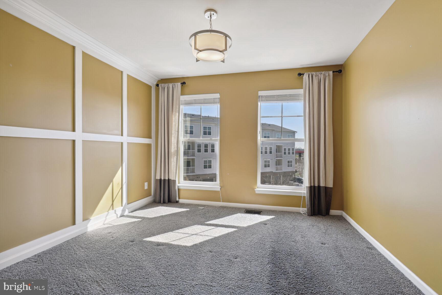 25253 Laureldale Terrace Chantilly, VA 20152 - Photo 10 of 17 Gorgeous spacious bedroom 1