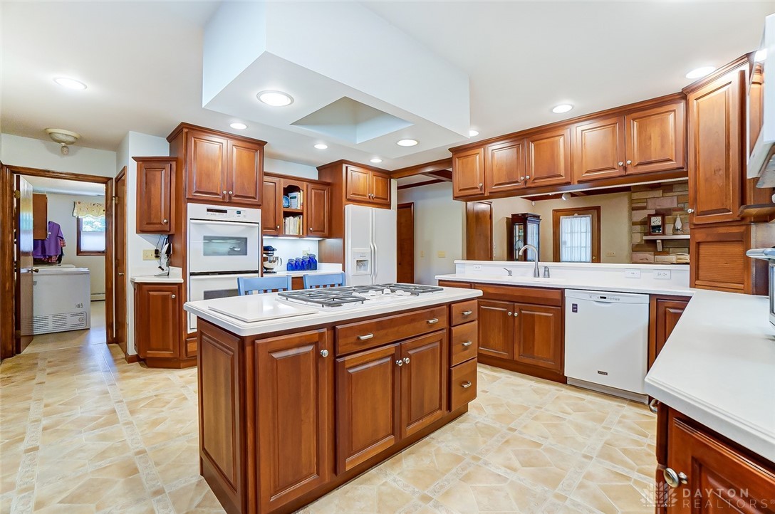 120 Tuttle Road Springfield, OH 45503 - Photo 19 of 60 KITCHEN