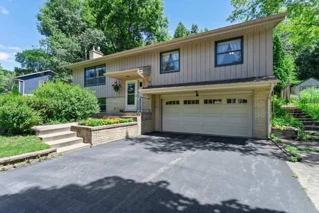 $420,000 | 5895 Stoneybrook Drive, Minnetonka, MN 55345