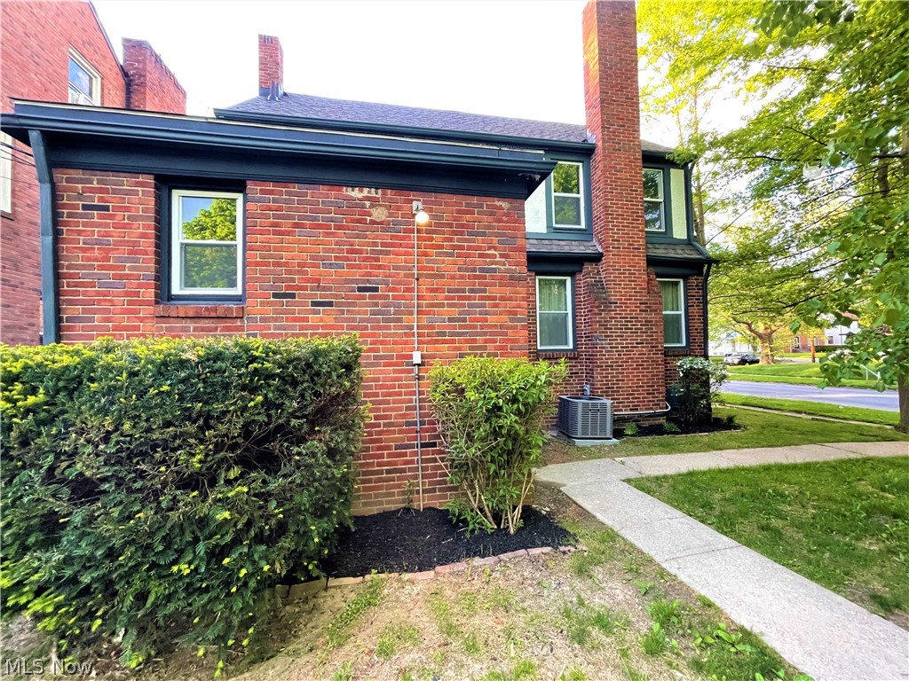 3672 Bainbridge Road Cleveland, OH 44118 - Photo 3 of 15