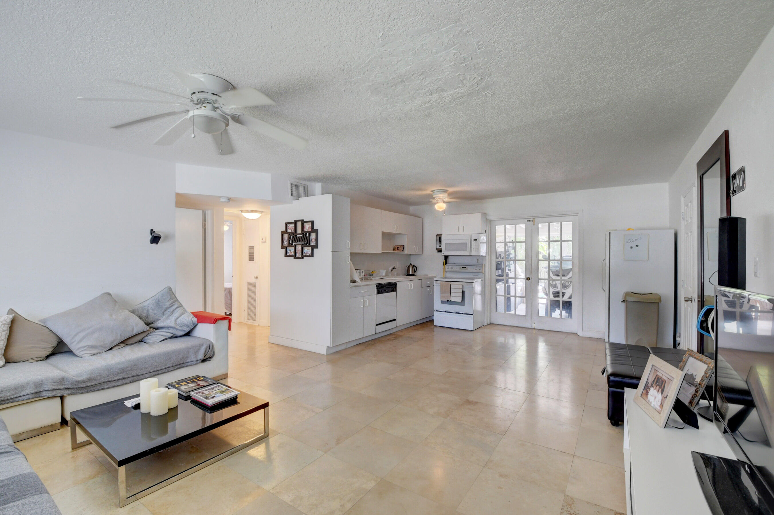 498 Northeast 6th Street Boca Raton, FL 33432 - Photo 19 of 39 18_dsc_4777_78_79_80_81