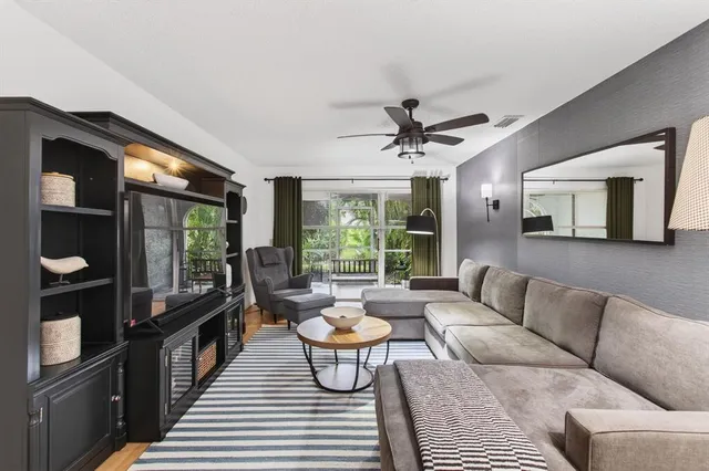 $310,000 | 6621 Via Regina, Unit 6621, Boca Raton, FL 33433