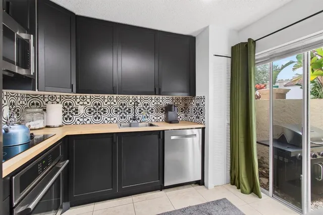 $310,000 | 6621 Via Regina, Unit 6621, Boca Raton, FL 33433