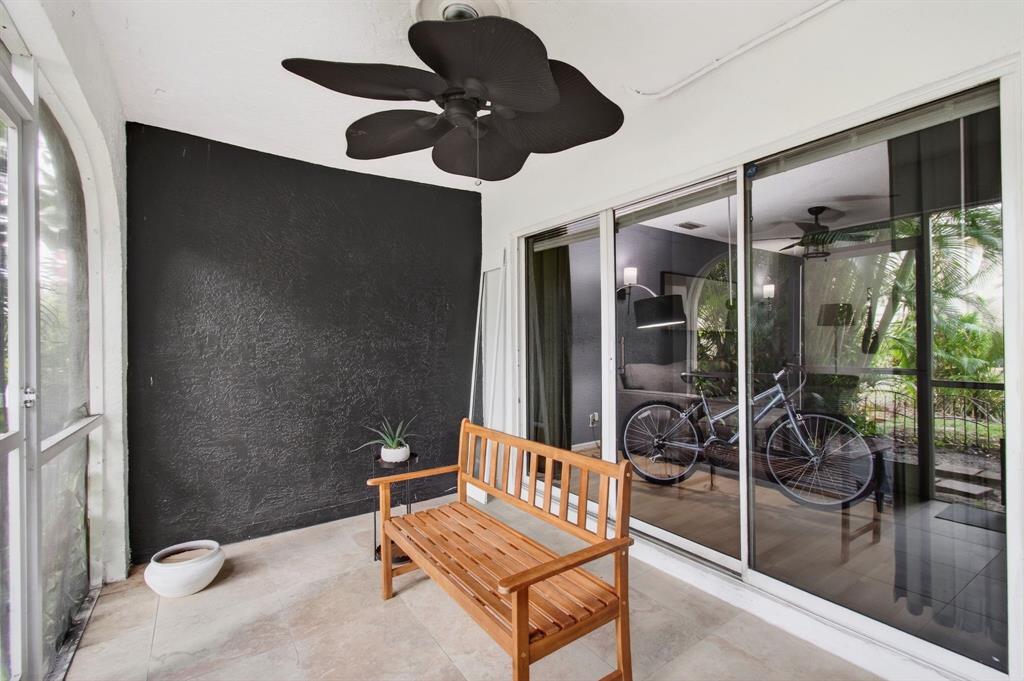 6621 Via Regina, Unit 6621 Boca Raton, FL 33433 - Photo 53 of 100 a living room with furniture