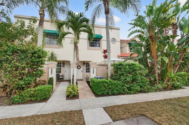 $310,000 | 6621 Via Regina, Unit 6621, Boca Raton, FL 33433