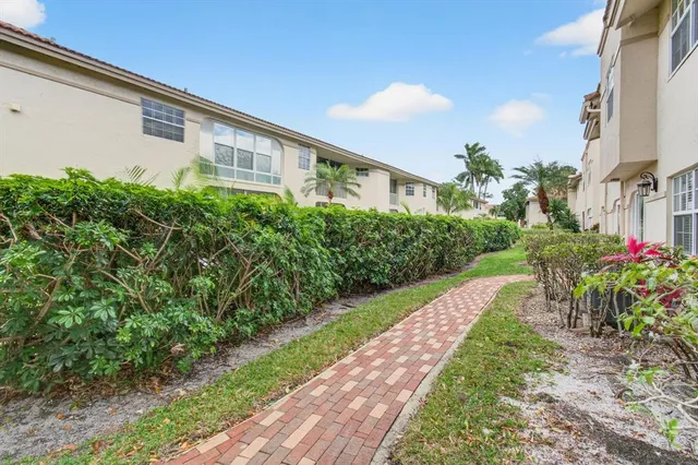 $310,000 | 6621 Via Regina, Unit 6621, Boca Raton, FL 33433
