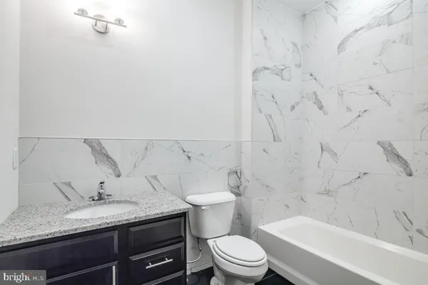 $2,013 | 514 South Street, Unit 203, Philadelphia, PA 19147