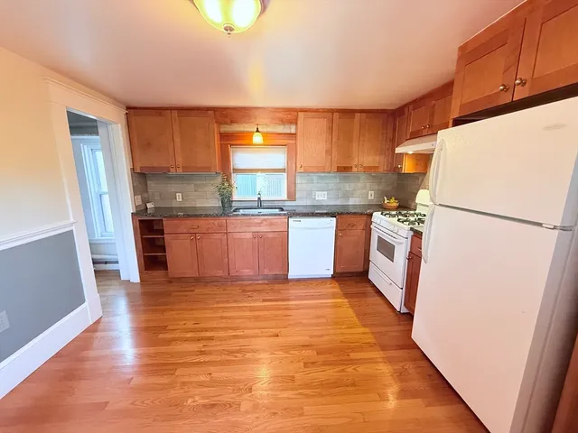 $2,200 | 214 Spring Street, Unit 2, Boston, MA 02132