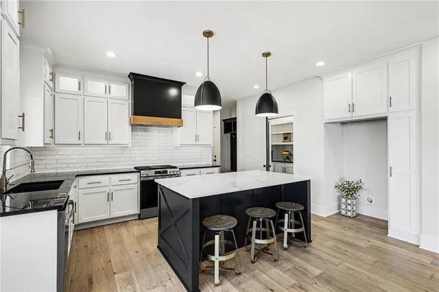 $699,900 | 3221 Southwest Saddlebred Terrace, Lee's Summit, MO 64082