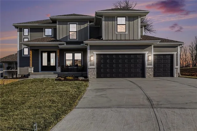 $699,900 | 3221 Southwest Saddlebred Terrace, Lee's Summit, MO 64082