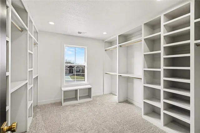 $699,900 | 3221 Southwest Saddlebred Terrace, Lee's Summit, MO 64082