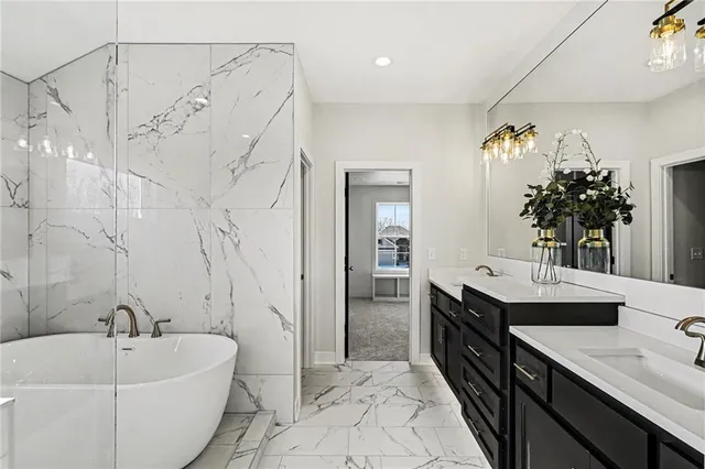 $699,900 | 3221 Southwest Saddlebred Terrace, Lee's Summit, MO 64082