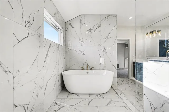 $699,900 | 3221 Southwest Saddlebred Terrace, Lee's Summit, MO 64082